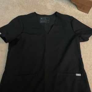 Figs 2 pocket scrub top. Small